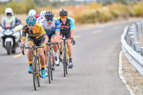 AG体育官方网站-奥格斯堡马车手率先突围，取得胜利第一声！(奥格斯堡竞技场)